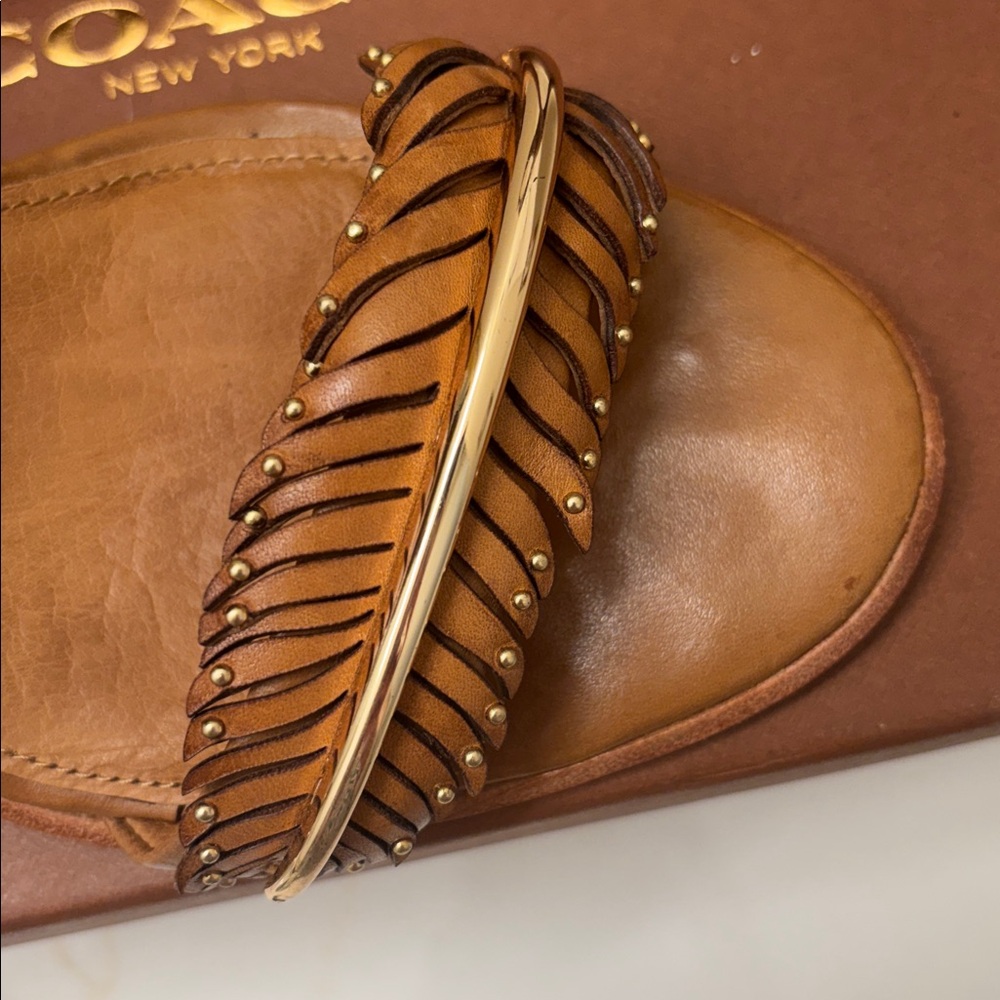 Coach Women's Tan Leather Heels size 8 - Picture 4 of 10